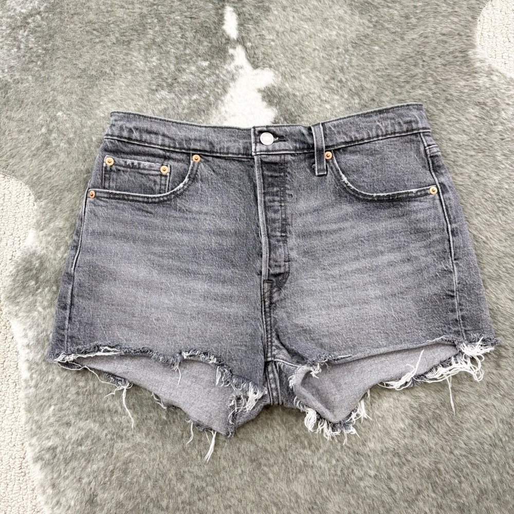 Levi's Cutoff Denim Jean Shorts 29 - Picture 3 of 10